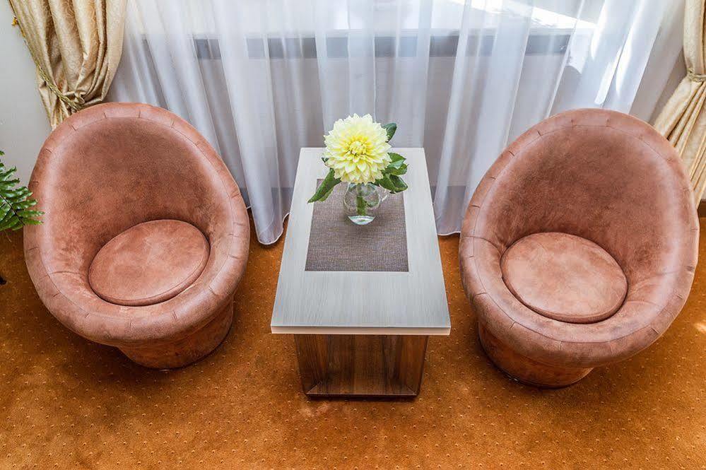 קייב 7 Sky Hotel Klinicheskaya Street מראה חיצוני תמונה