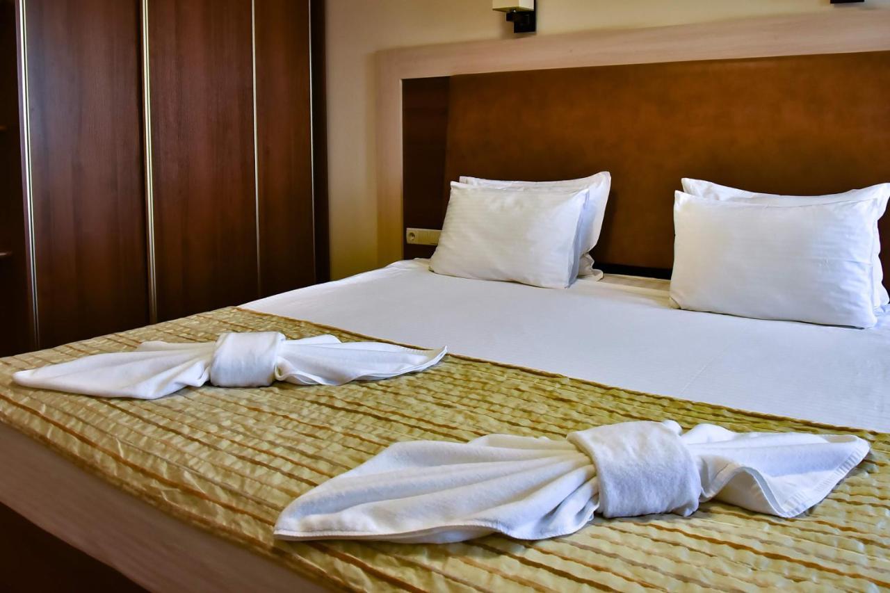 קייב 7 Sky Hotel Klinicheskaya Street מראה חיצוני תמונה